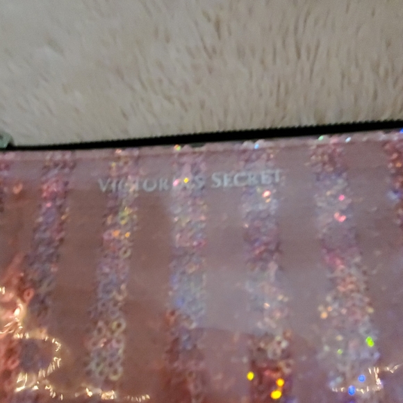 NWT Victoria's Secret 6" Clutch - Picture 2 of 6